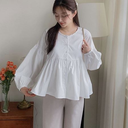 Dongdaemum Women’s Shirts, Tops & T-Shirts, a testament to the elegance and quality of wholesale Korean fashion.