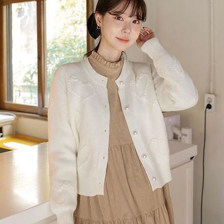 Dongdaemum Women’s Coats & Jackets, a testament to the elegance and quality of wholesale Korean fashion.