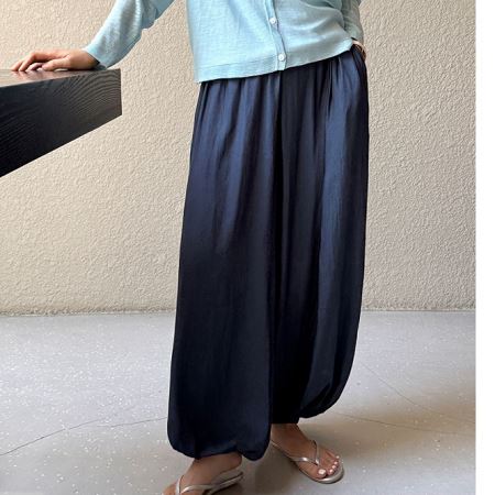 Dongdaemum Women’s Pants, a testament to the elegance and quality of wholesale Korean fashion.