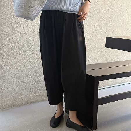 An array of Dongdaemum Women’s Pants, embodying the versatility of Korean fashion.