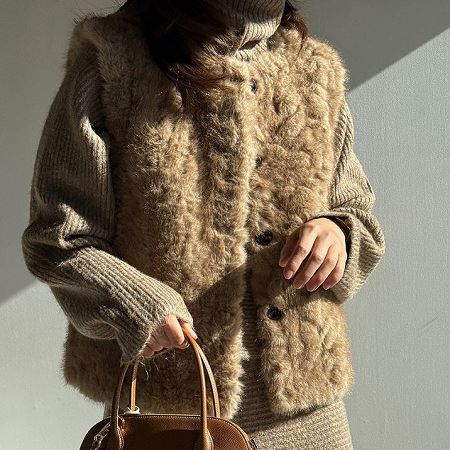 Dongdaemum Women’s Coats & Jackets, a testament to the elegance and quality of wholesale Korean fashion.