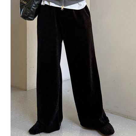 Dongdaemum Women’s Pants, a testament to the elegance and quality of wholesale Korean fashion.