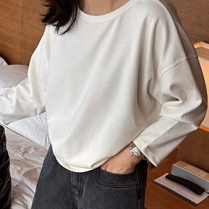 Dongdaemum Women’s Shirts, Tops & T-Shirts, a testament to the elegance and quality of wholesale Korean fashion.