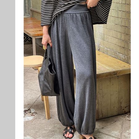 Dongdaemum Women’s Pants, a testament to the elegance and quality of wholesale Korean fashion.