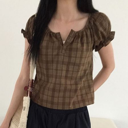 Dongdaemum Women’s Shirts, Tops & T-Shirts, a testament to the elegance and quality of wholesale Korean fashion.