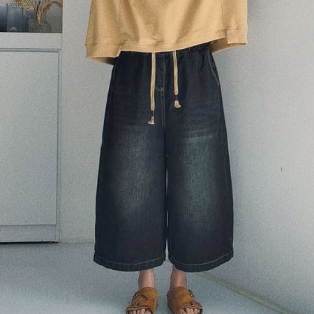 Dongdaemum Women’s Pants, a testament to the elegance and quality of wholesale Korean fashion.