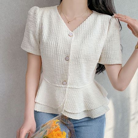Dongdaemum Women’s Shirts, Tops & T-Shirts, a testament to the elegance and quality of wholesale Korean fashion.