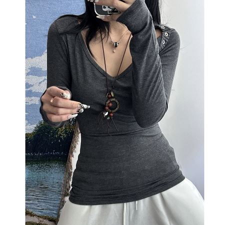Dongdaemum Women’s Shirts, Tops & T-Shirts, a testament to the elegance and quality of wholesale Korean fashion.