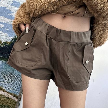 Dongdaemum Women’s Pants, a testament to the elegance and quality of wholesale Korean fashion.