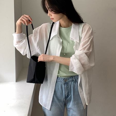 Dongdaemum Women’s Shirts, Tops & T-Shirts, a testament to the elegance and quality of wholesale Korean fashion.