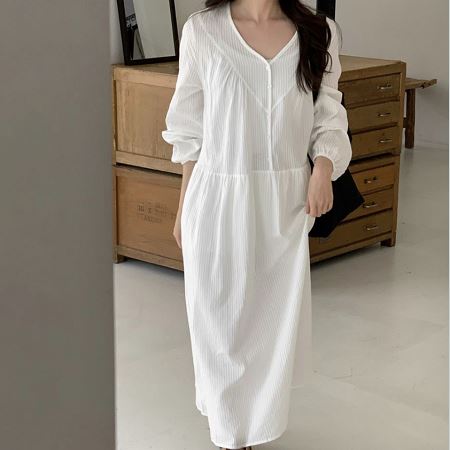 Dongdaemum Women’s Dresses, a testament to the elegance and quality of wholesale Korean fashion.