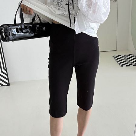 Dongdaemum Women’s Pants, a testament to the elegance and quality of wholesale Korean fashion.