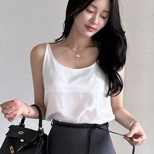 Dongdaemum Women’s Shirts, Tops & T-Shirts, a testament to the elegance and quality of wholesale Korean fashion.