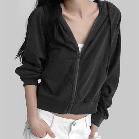 Dongdaemum Women’s Coats & Jackets, a testament to the elegance and quality of wholesale Korean fashion.
