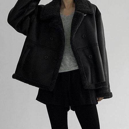 Dongdaemum Women’s Coats & Jackets, a testament to the elegance and quality of wholesale Korean fashion.