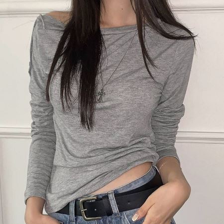 Dongdaemum Women’s Shirts, Tops & T-Shirts, a testament to the elegance and quality of wholesale Korean fashion.