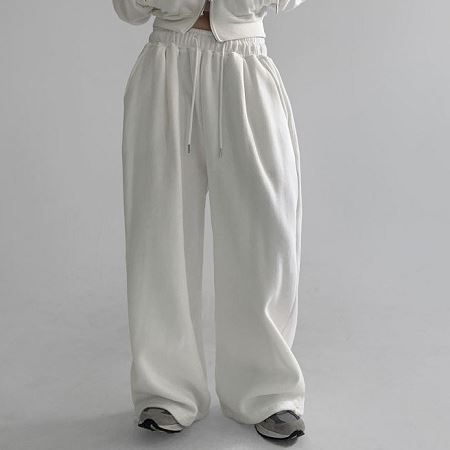 Dongdaemum Women’s Pants, a testament to the elegance and quality of wholesale Korean fashion.