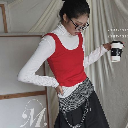 Dongdaemum Women’s Shirts, Tops & T-Shirts, a testament to the elegance and quality of wholesale Korean fashion.