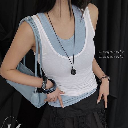 Dongdaemum Women’s Shirts, Tops & T-Shirts, a testament to the elegance and quality of wholesale Korean fashion.