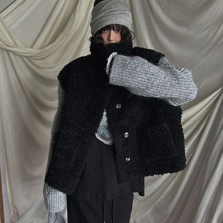Dongdaemum Women’s Coats & Jackets, a testament to the elegance and quality of wholesale Korean fashion.