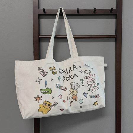 Dongdaemum Women’s Handbags, a testament to the elegance and quality of wholesale Korean fashion.