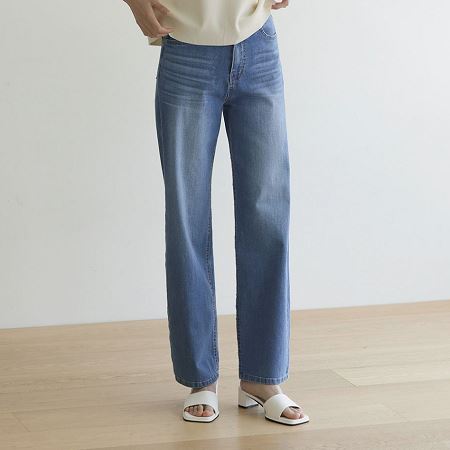 Dongdaemum Women’s Pants, a testament to the elegance and quality of wholesale Korean fashion.