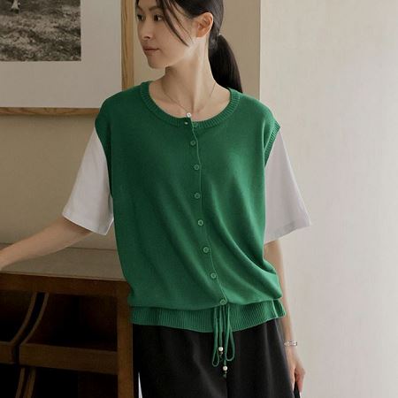 Dongdaemum Women’s Coats & Jackets, a testament to the elegance and quality of wholesale Korean fashion.