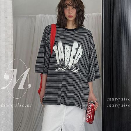 Dongdaemum Women’s Shirts, Tops & T-Shirts, a testament to the elegance and quality of wholesale Korean fashion.