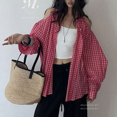 Dongdaemum Women’s Shirts, Tops & T-Shirts, a testament to the elegance and quality of wholesale Korean fashion.