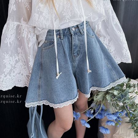 Dongdaemum Women’s Pants, a testament to the elegance and quality of wholesale Korean fashion.
