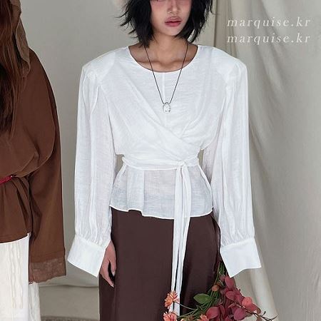Dongdaemum Women’s Shirts, Tops & T-Shirts, a testament to the elegance and quality of wholesale Korean fashion.