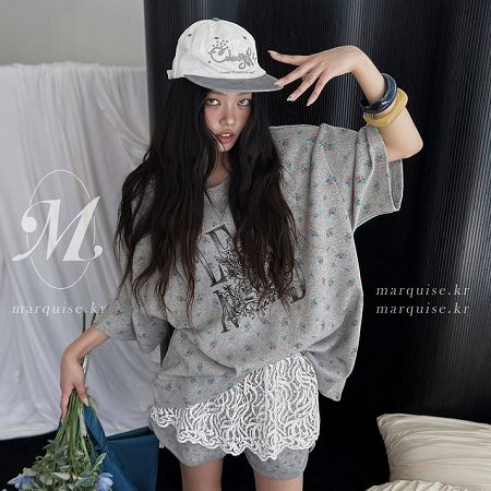 Dongdaemum Women’s Shirts, Tops & T-Shirts, a testament to the elegance and quality of wholesale Korean fashion.
