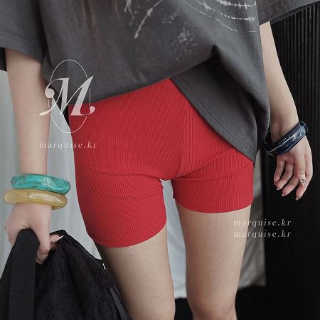 Dongdaemum Women’s Pants, a testament to the elegance and quality of wholesale Korean fashion.