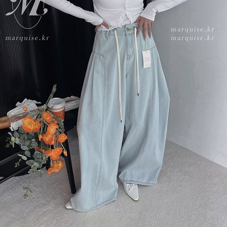Dongdaemum Women’s Pants, a testament to the elegance and quality of wholesale Korean fashion.