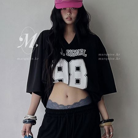 Dongdaemum Women’s Shirts, Tops & T-Shirts, a testament to the elegance and quality of wholesale Korean fashion.