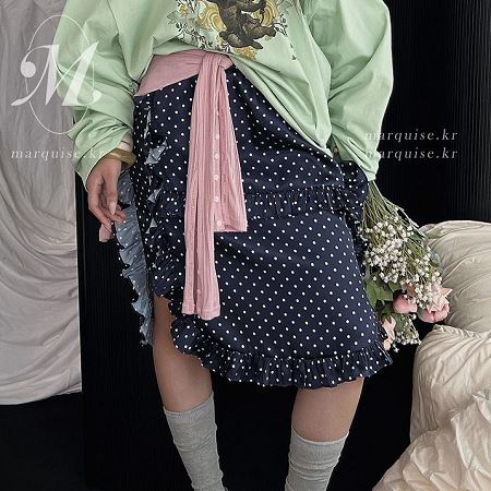 Dongdaemum Women’s Dresses, a testament to the elegance and quality of wholesale Korean fashion.