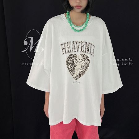 Dongdaemum Women’s Shirts, Tops & T-Shirts, a testament to the elegance and quality of wholesale Korean fashion.