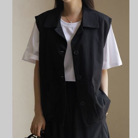 Dongdaemum Women’s Coats & Jackets, a testament to the elegance and quality of wholesale Korean fashion.