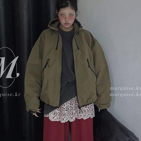 Dongdaemum Women’s Coats & Jackets, a testament to the elegance and quality of wholesale Korean fashion.