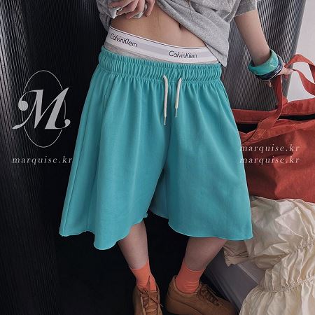 Dongdaemum Women’s Pants, a testament to the elegance and quality of wholesale Korean fashion.
