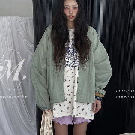 Dongdaemum Women’s Coats & Jackets, a testament to the elegance and quality of wholesale Korean fashion.