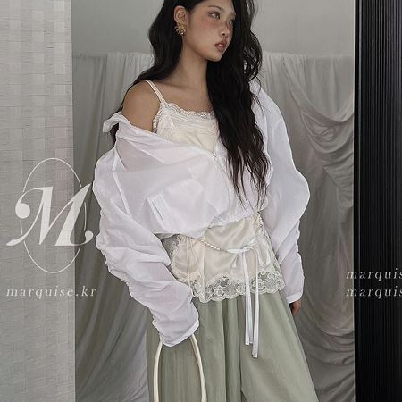 Dongdaemum Women’s Coats & Jackets, a testament to the elegance and quality of wholesale Korean fashion.