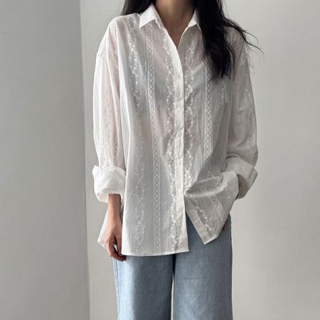 Dongdaemum Women’s Shirts, Tops & T-Shirts, a testament to the elegance and quality of wholesale Korean fashion.