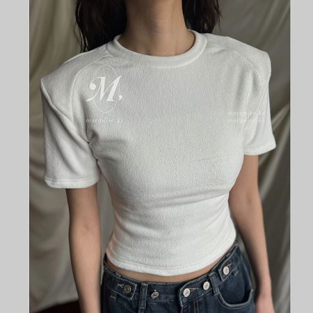 Dongdaemum Women’s Shirts, Tops & T-Shirts, a testament to the elegance and quality of wholesale Korean fashion.