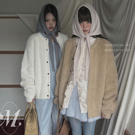 Dongdaemum Women’s Coats & Jackets, a testament to the elegance and quality of wholesale Korean fashion.