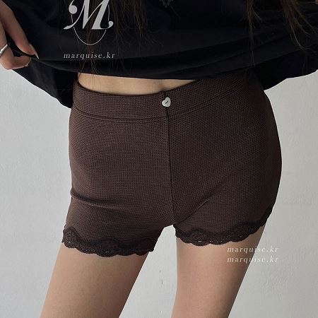 Dongdaemum Women’s Pants, a testament to the elegance and quality of wholesale Korean fashion.