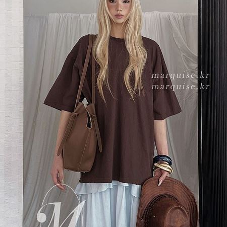 Dongdaemum Women’s Shirts, Tops & T-Shirts, a testament to the elegance and quality of wholesale Korean fashion.