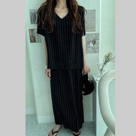 Dongdaemum Women’s One-Pieces, a testament to the elegance and quality of wholesale Korean fashion.