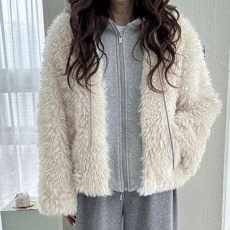 Dongdaemum Women’s Coats & Jackets, a testament to the elegance and quality of wholesale Korean fashion.