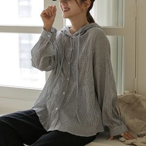 Dongdaemum Women’s Shirts, Tops & T-Shirts, a testament to the elegance and quality of wholesale Korean fashion.